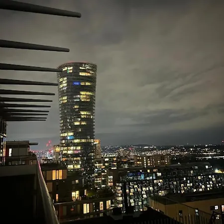 Panoramic View In Canary Wharf Penthouse London Exterior photo